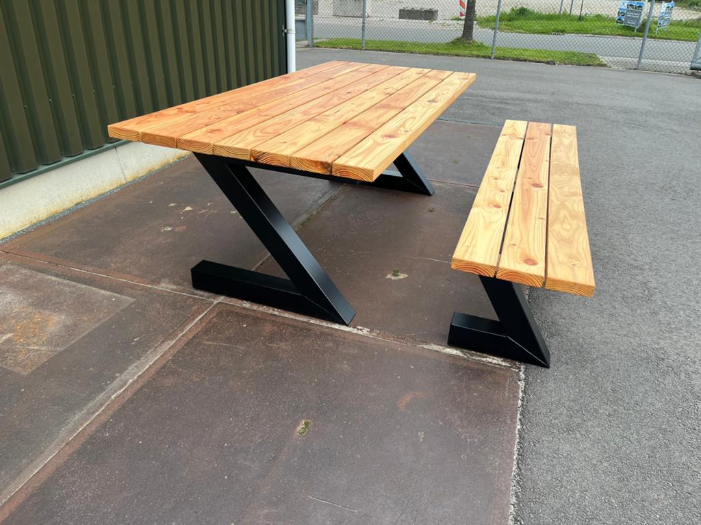 Tuintafel met bijpassende bank en stalen poten, Ophalen, Nieuw, Rechthoekig, Hout