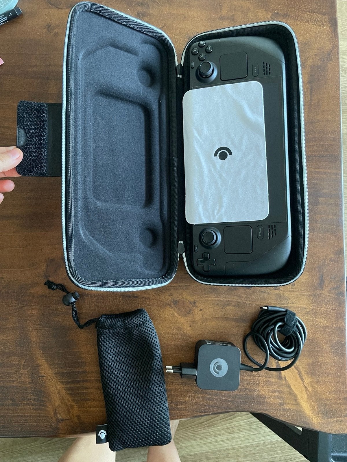 Foto 7 van Steam Deck OLED 1TB met travel case