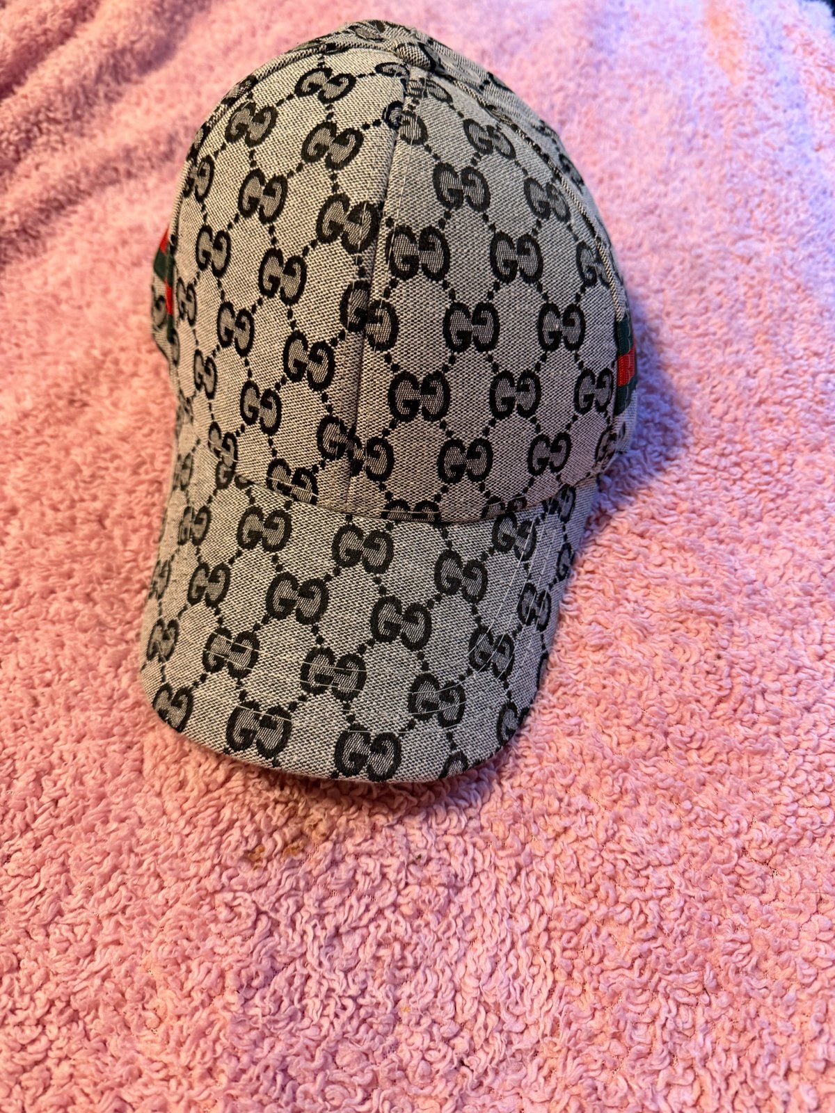 Gucci pet met GG-patroon, Ophalen of Verzenden, Zo goed als nieuw, One size fits all, Pet