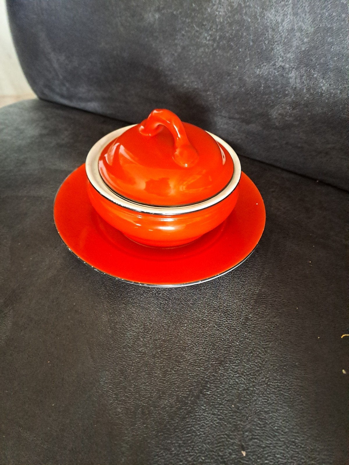 Antieke boterdoos Société Céramique Maastricht (rood), Ophalen of Verzenden
