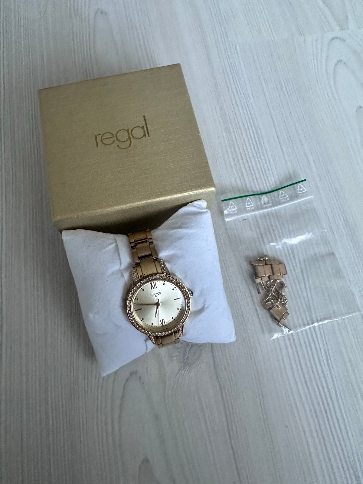 Regal Dameshorloge Roségoud met Strass, Sieraden, Tassen en Uiterlijk, Horloges | Dames, Polshorloge, Zo goed als nieuw, Met strass