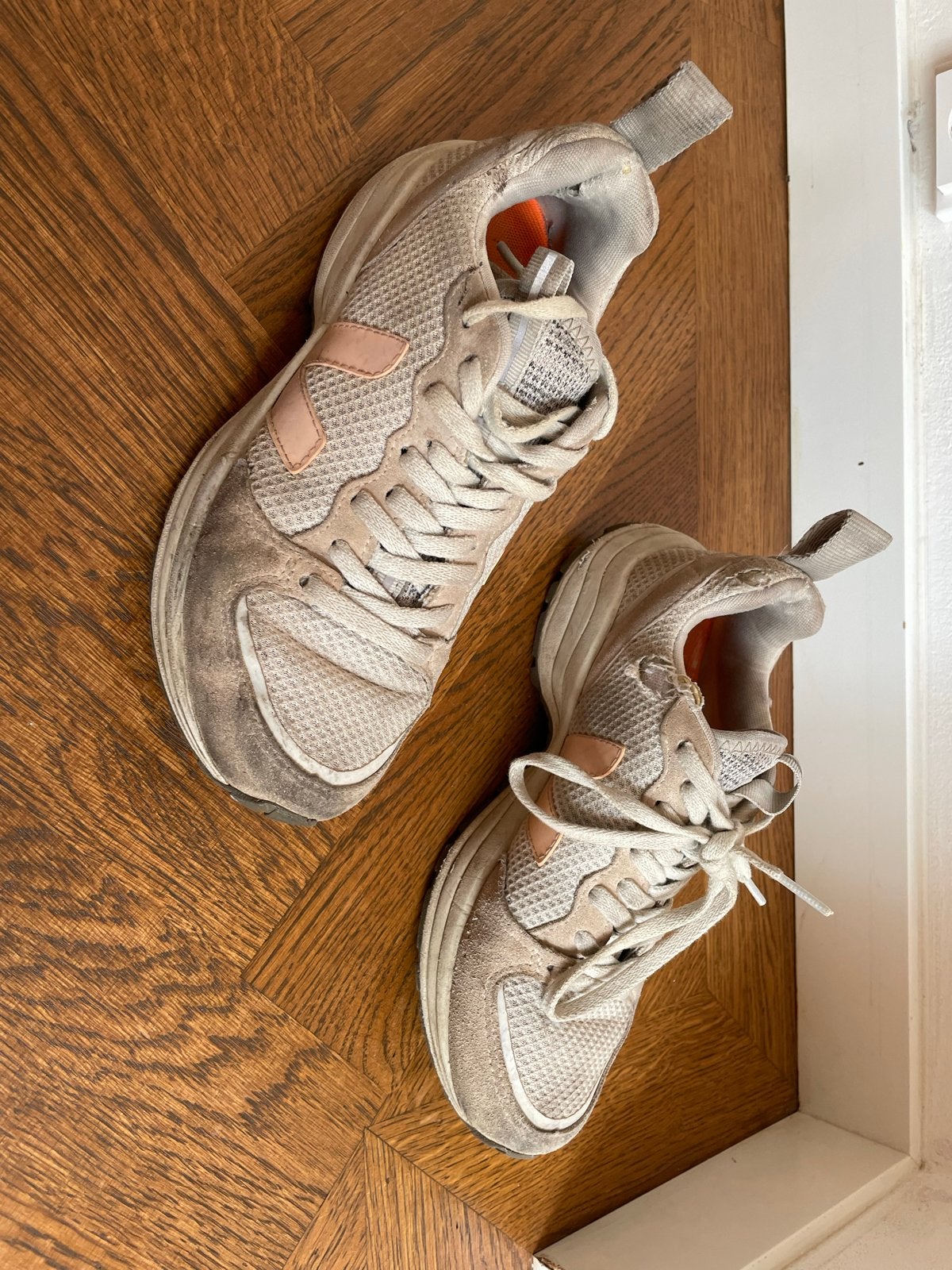 Gedragen Veja sneakers, maat 39, Kleding | Dames, Schoenen, Ophalen, Gedragen, Beige, Sneakers of Gympen