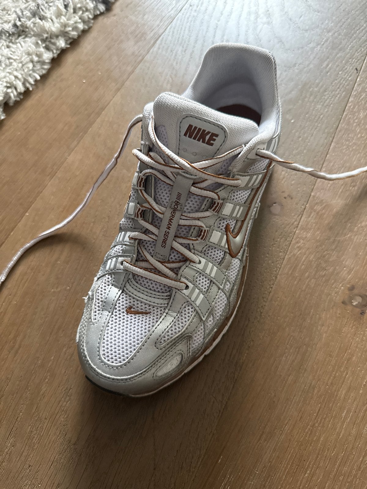 Nike P-6000 Sneakers - Zo goed als nieuw, Ophalen of Verzenden, Zo goed als nieuw, Wit, Sneakers of Gympen