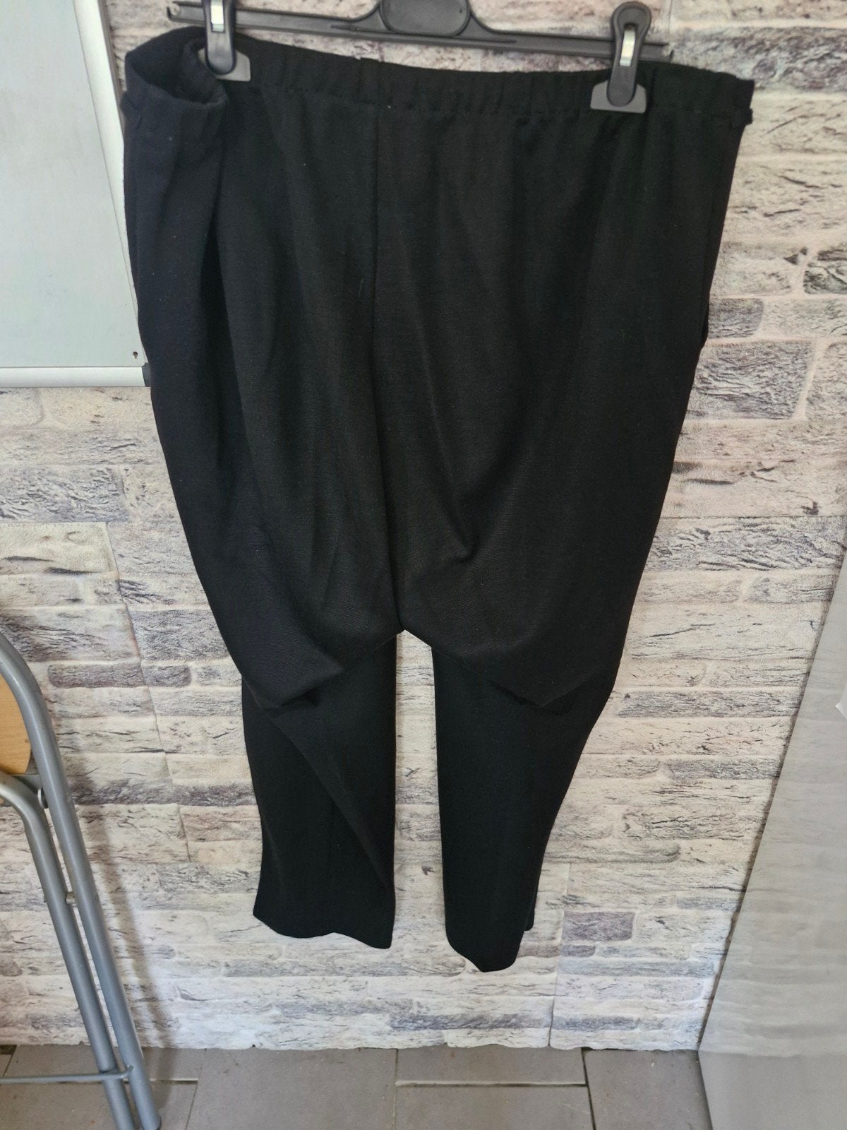 Zwarte nette broek met riempje maat 48, Zwart, Onbekend, Ophalen of Verzenden, Zo goed als nieuw