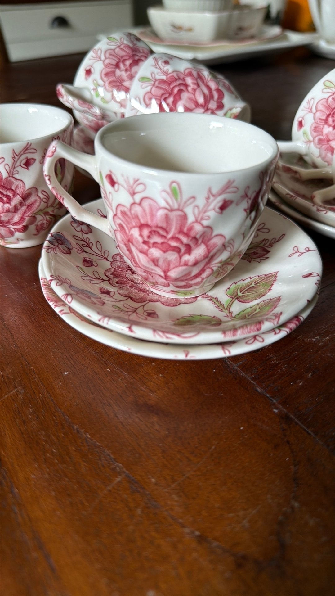 Johnson Bros ROSE CHINTZ espressokopjes met schotel, Ophalen of Verzenden, Zo goed als nieuw, Overige stijlen, Kop(pen) en/of Schotel(s)