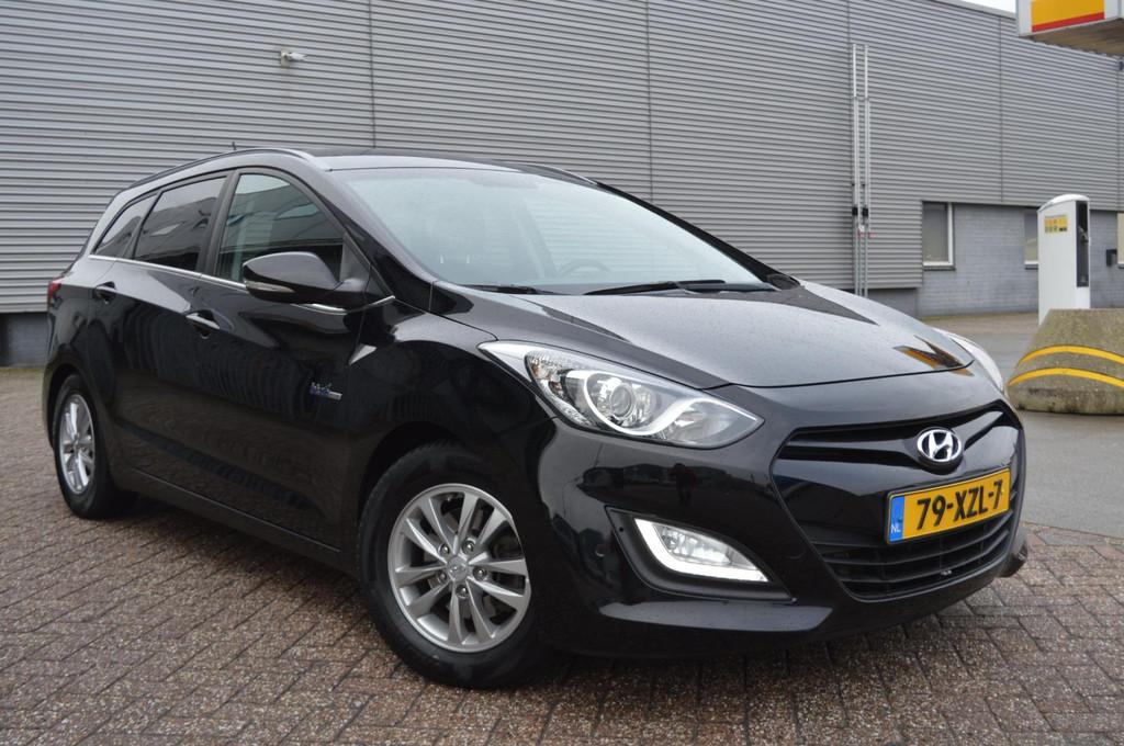 Hyundai I30 Wagon 1.6 CRDi Business Edition bj12 airco navi, Voorwielaandrijving, Euro 5, Stof, Gebruikt