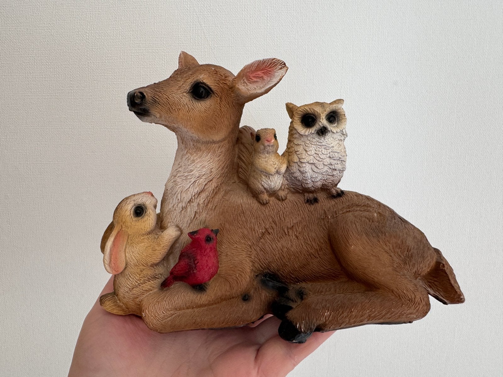 Beeldje hertje met uil, eekhoorn, konijn en vogel, Ophalen of Verzenden, Zo goed als nieuw, Vogel, Beeldje of Figuurtje