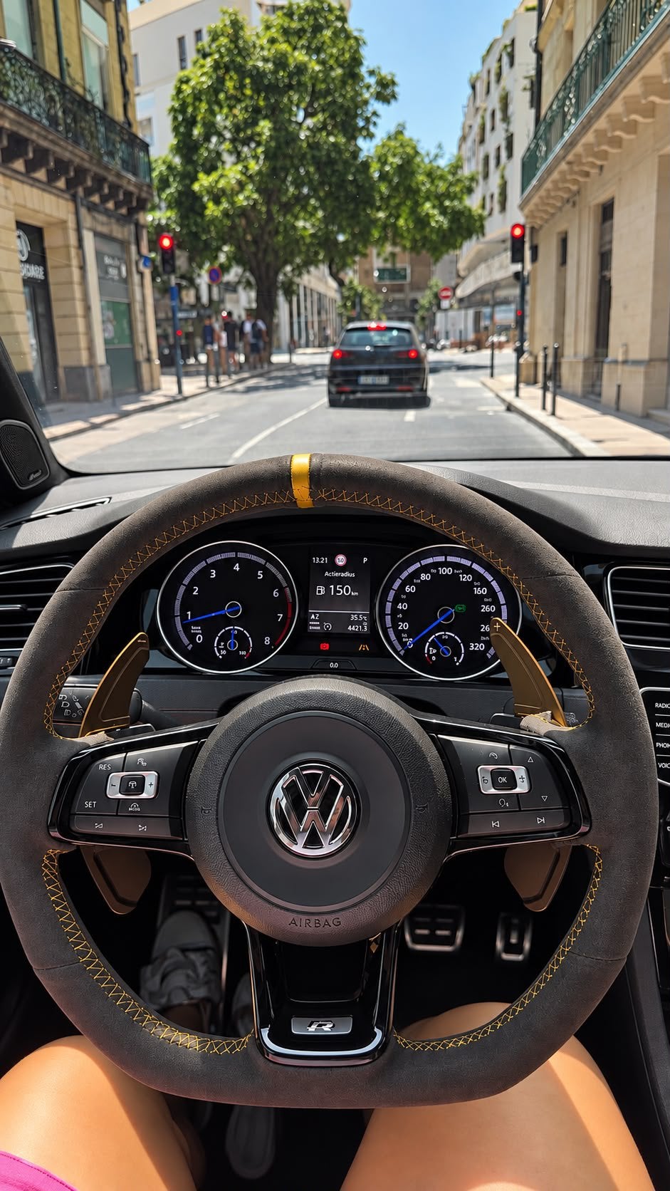 Volkswagen Golf R Stuurwiel - Alcantara met gele Stiksels, Auto diversen, Ophalen of Verzenden