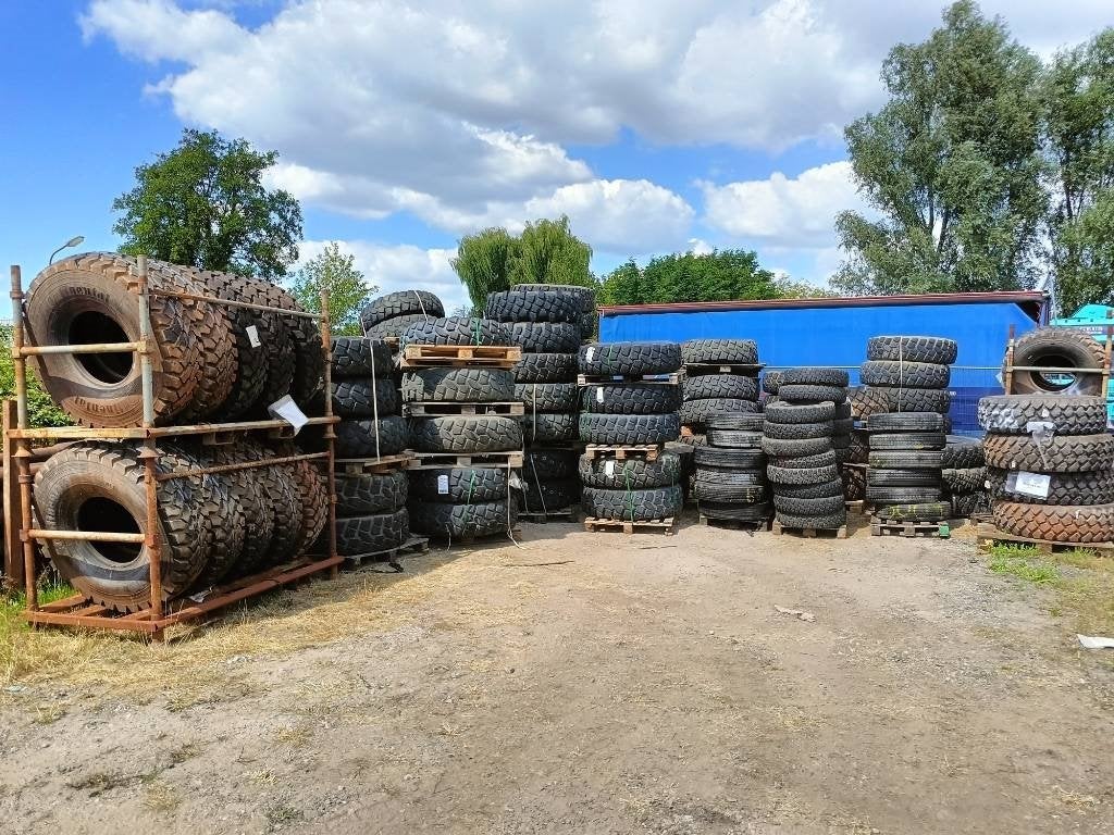 Michelin 12.00R20 , 14.00R20, 335/80R20 , 395/85R2 365/80R2, Gebruikt