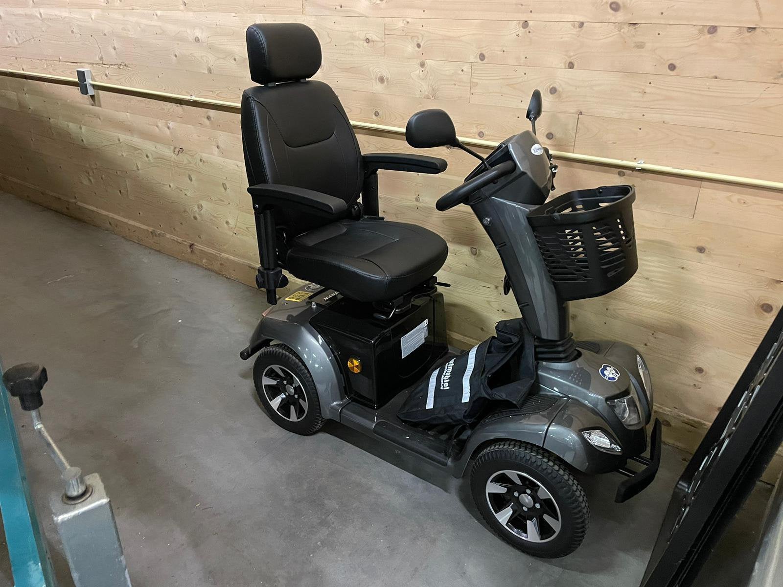 VermeirenCarpo 4D Limited Edition Scootmobiel, Ophalen, Zo goed als nieuw, 16 km/u of meer, 46 km of meer