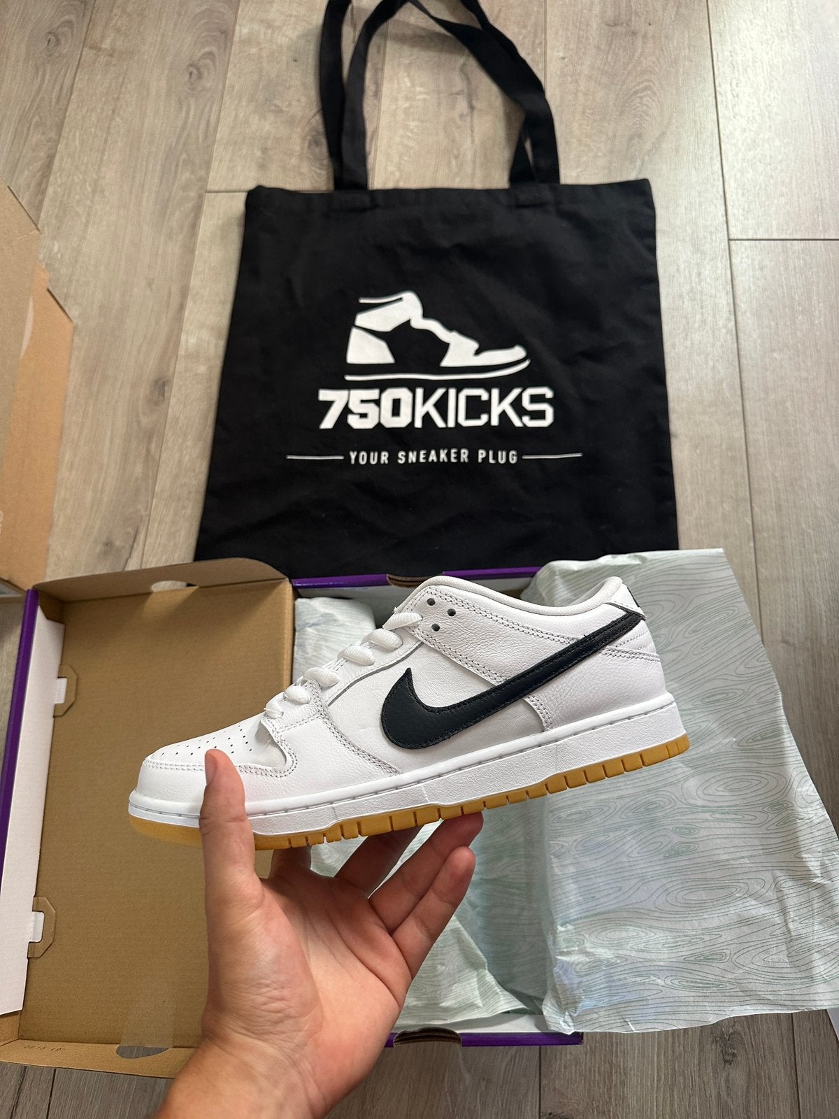 Nike SB Dunk Low Pro White Gum Maat EU42.5 42,5 CD2563-101, Wit, Nieuw, Ophalen of Verzenden, Sneakers of Gympen