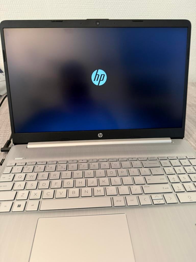 Een splinternieuwe laptop, Computers en Software, Windows Laptops, Zo goed als nieuw, 15 inch, 4 Ghz of meer, Ophalen