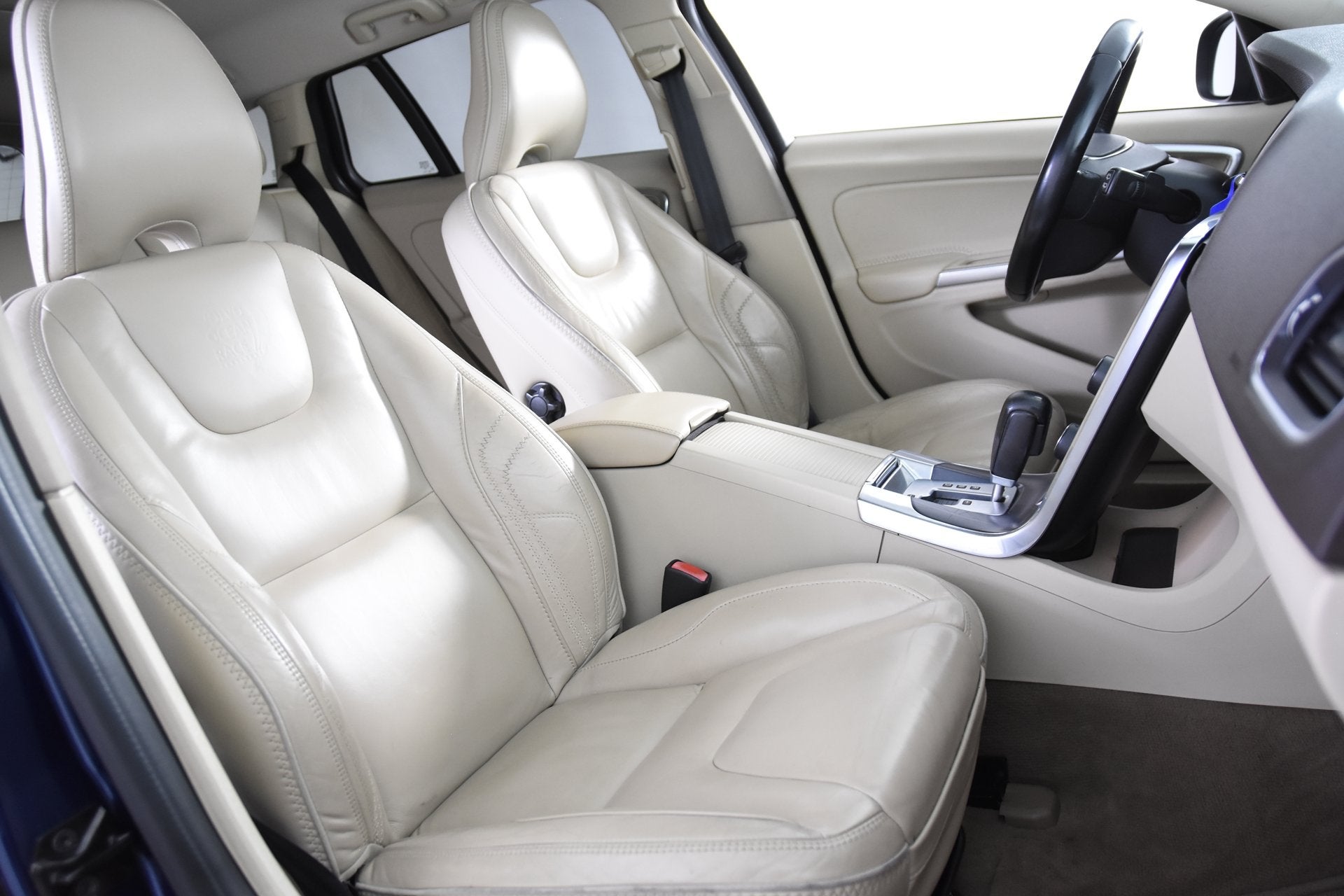 Volvo V60 D3 Ocean Race *Leer*Navi*Stoelverwarming*, Auto's, Euro 5, Gebruikt, Beige, 4 cilinders