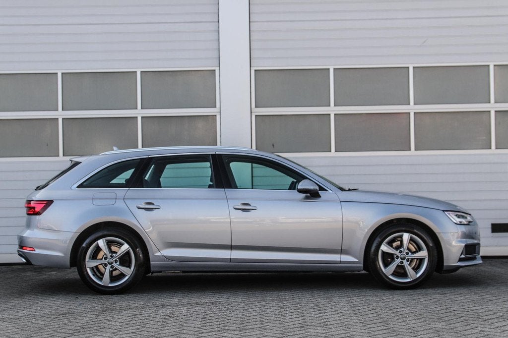 Audi A4 Avant 35 TFSI 150pk S-tronic Sport Lease Edition | S, Stof, Gebruikt, 4 cilinders, A4