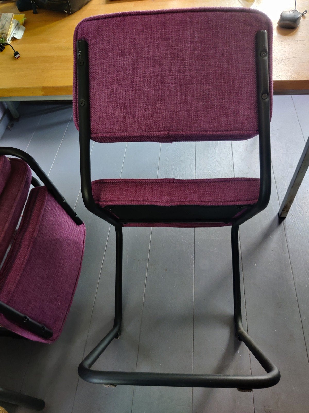 Vintage schoolstoel - Zwart Frame / Paarse bekleding, Huis en Inrichting, Stoelen, Ophalen, Gebruikt, Zwart, Schoolstoel