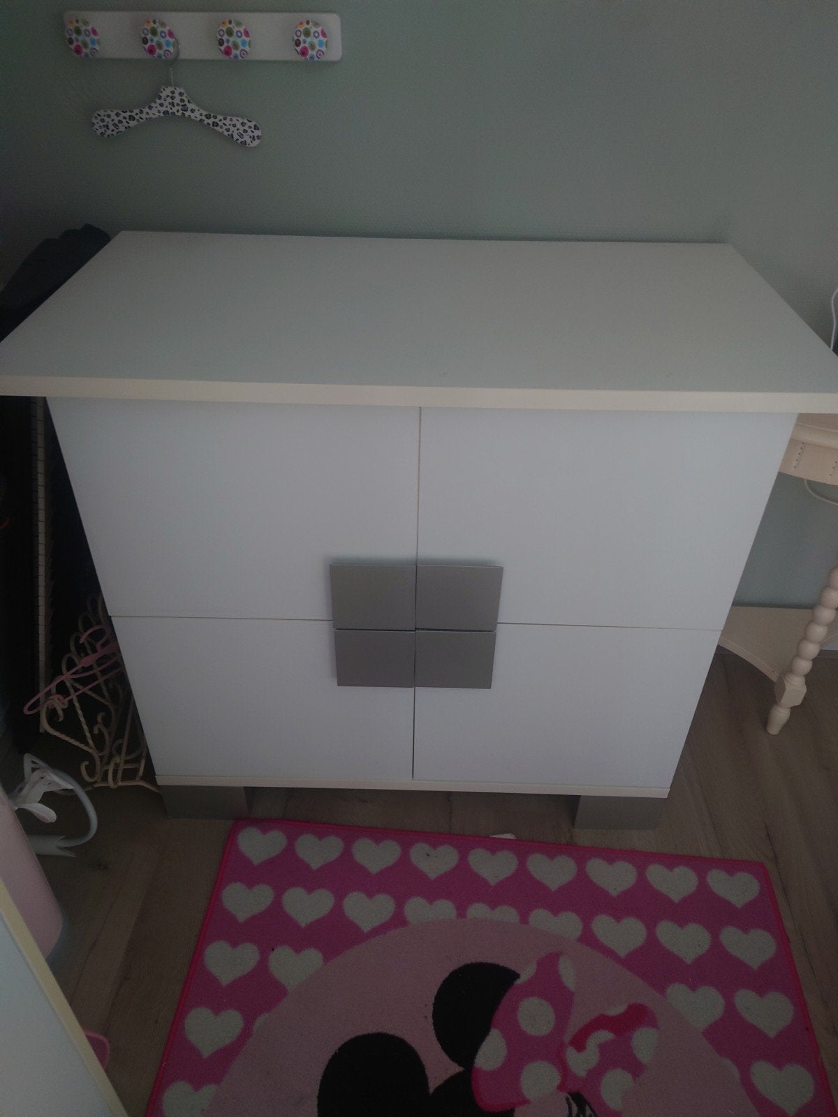 Witte commode met  deuren en legplank, Ophalen, Gebruikt, 50 tot 70 cm, 100 cm of meer