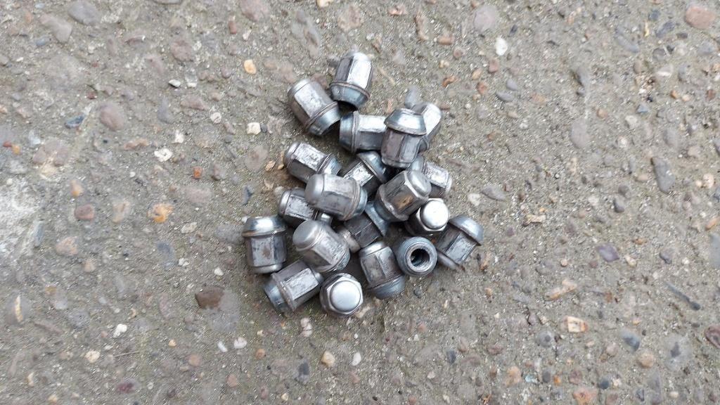 Set wielbouten PT Cruiser 2003, Auto diversen, Overige Auto diversen, Ophalen of Verzenden
