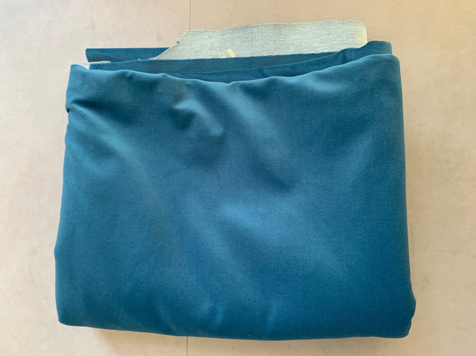 Blauw velours/flyweel stoffeerders/meubel stof, Blauw, 120 cm of meer, Ophalen of Verzenden, Zo goed als nieuw