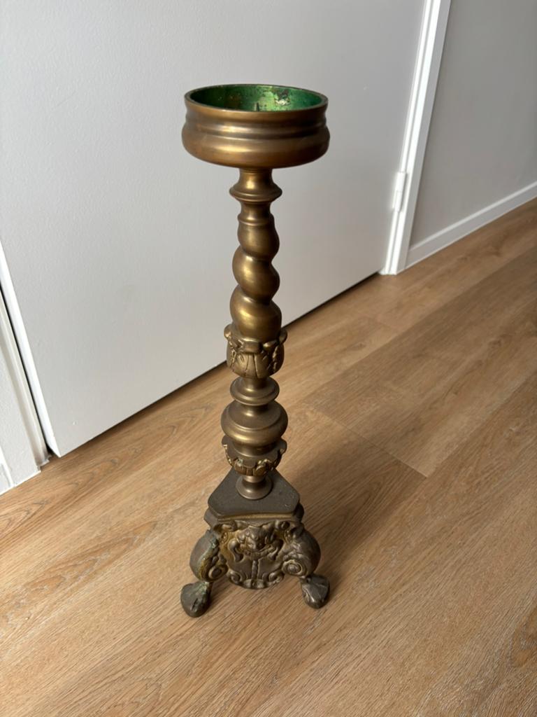 Antieke altaarkandelaar kerkkandelaar brons/messing, Ophalen of Verzenden