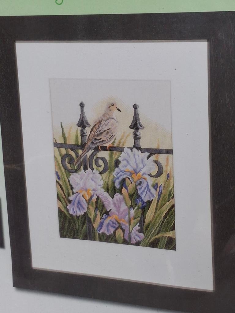 Lanarte Borduurpakket "Backyard Beauties - Dove" (Nieuw), Ophalen of Verzenden, Nieuw, Handborduren, Borduurpakket