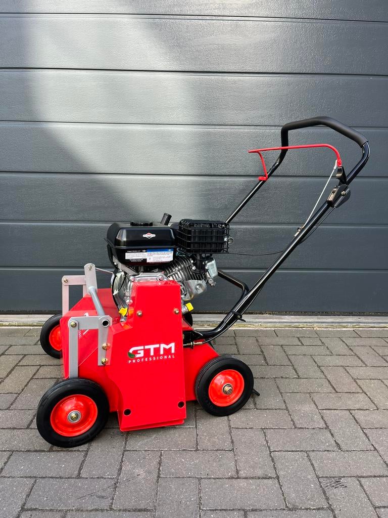 Verticuteermachine te huur!