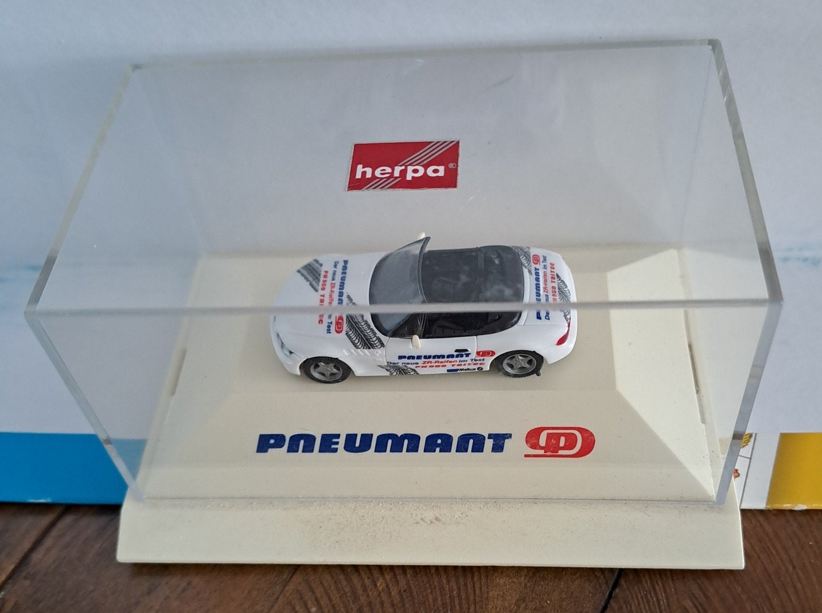 Herpa Pneumaant modelauto in displaycase, Overige merken, 1:50 of kleiner, Auto, Ophalen of Verzenden