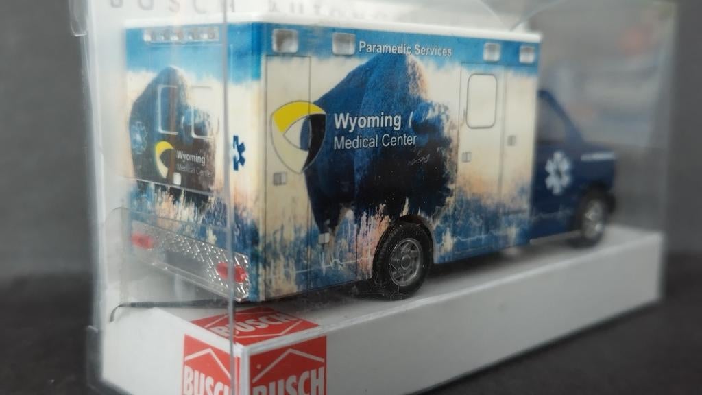 Ford E350 Ambulance Bison 1:87 H0 Busch Pol, Overige merken, Auto, Verzenden, Busch Gmbh Co