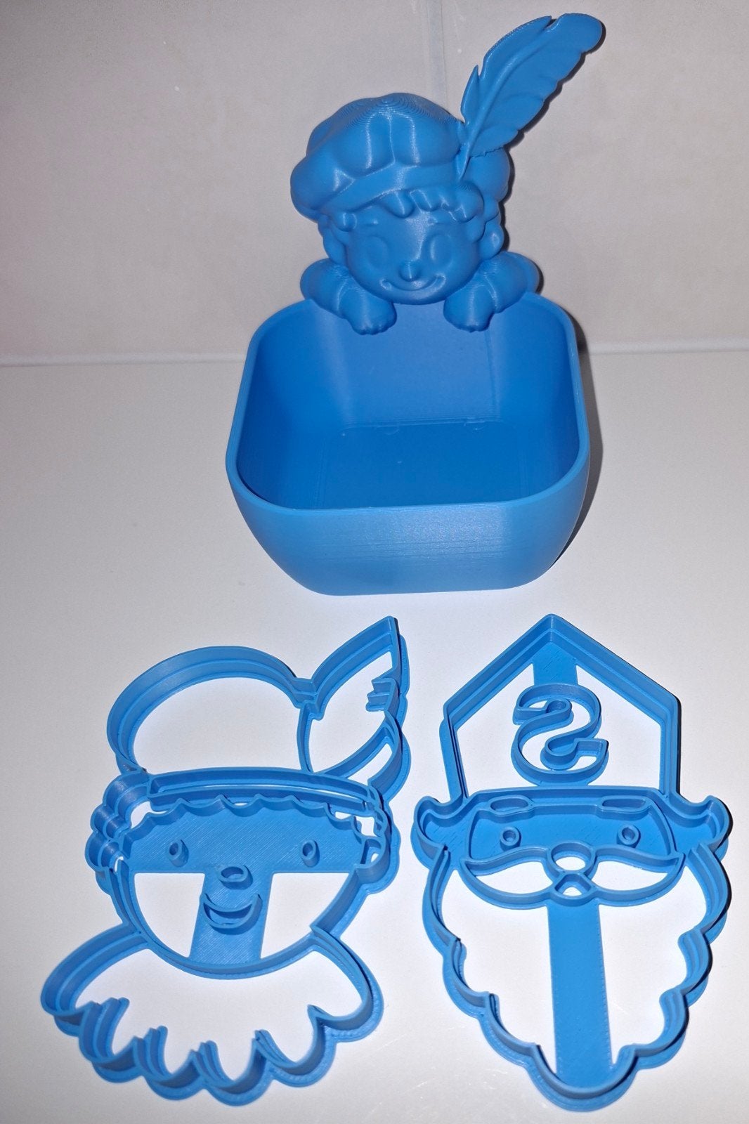 pepernoten bakje met sint en piet koekjes / klei vorm, Diversen, Ophalen of Verzenden