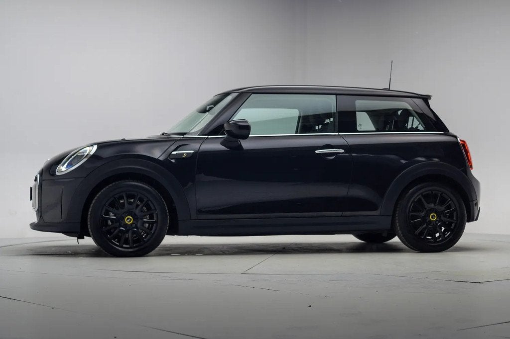 MINI Mini Electric Cooper SE Classic Trim 3-Fase [ LED Navi, Auto's, Mini, 0 cilinders, Gebruikt, 1340 kg, Automatische klimaatregeling