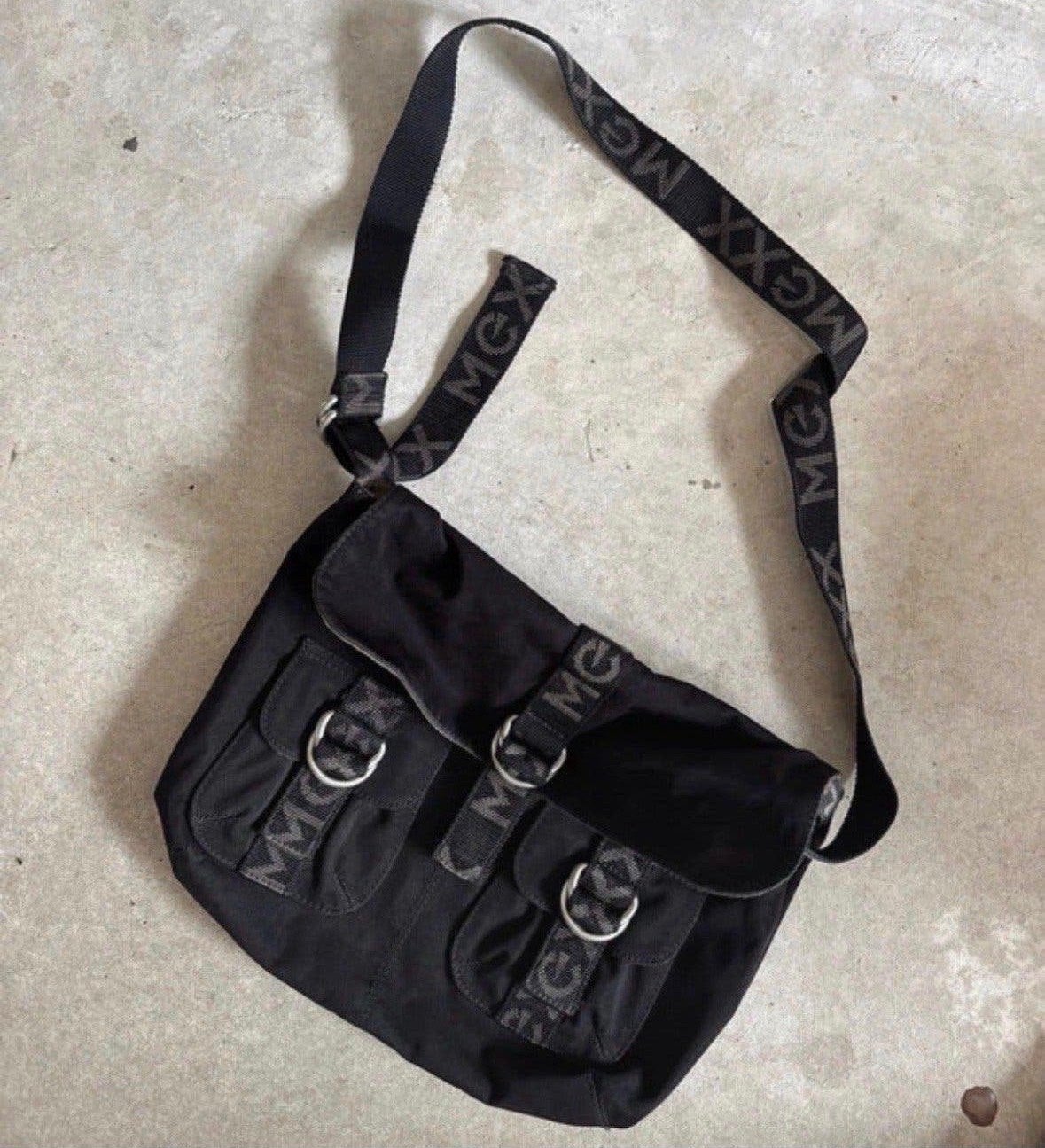 Zwarte Mexx schoudertas met logo band, Sieraden, Tassen en Uiterlijk, Ophalen of Verzenden, Gebruikt, Zwart, Schoudertasje