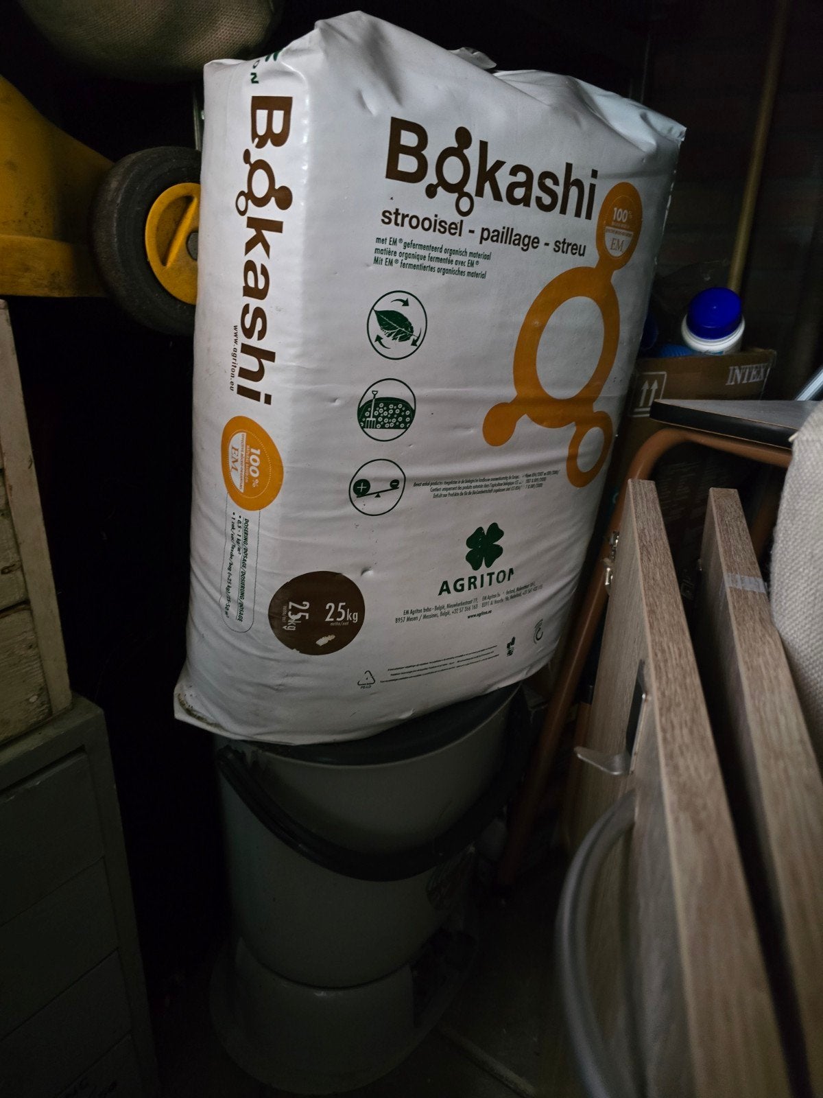 Bokashi emmer en cultuur, Ophalen