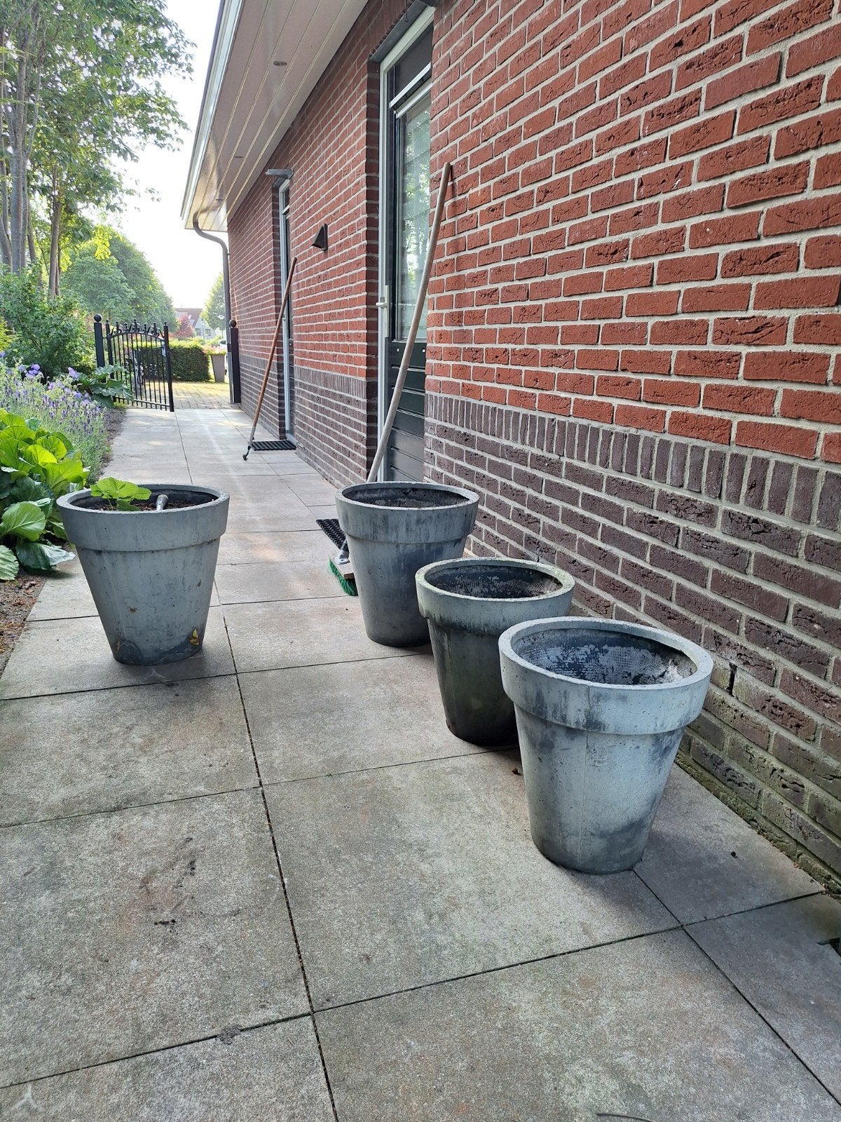 Lichtgrijze terraspotten, 5 stuks, diverse maten, Tuin en Terras, Bloempotten, Gebruikt, 40 cm of meer, Rond, Ophalen of Verzenden
