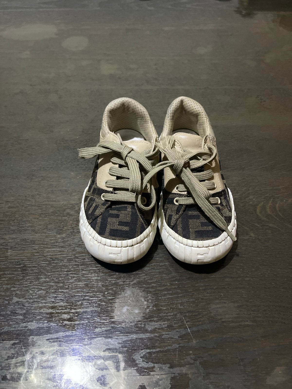 Fendi schoenen, Ophalen of Verzenden, Zo goed als nieuw, Jongen of Meisje, Schoenen