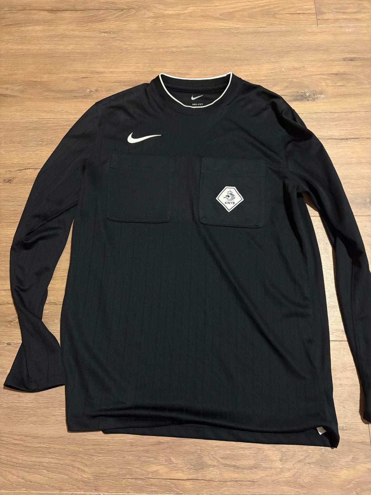 Scheidsrechterstenue Nike KNVB - Zo goed als nieuw, Maat L, Sport en Fitness, Voetbal, Maat L, Ophalen of Verzenden, Zo goed als nieuw