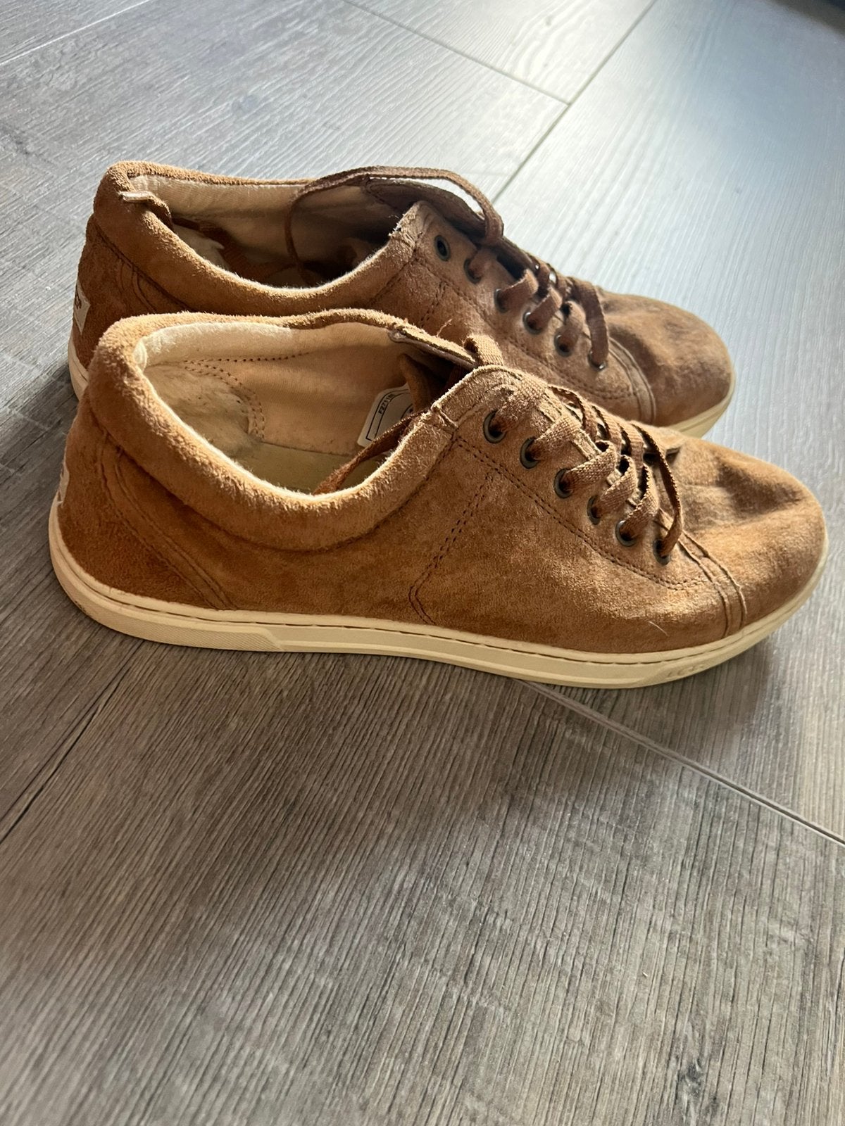 UGG sneakers bruin. Niet gedragen. Maat 40, Kleding | Dames, Bruin, Verzenden, Sneakers of Gympen, Zo goed als nieuw