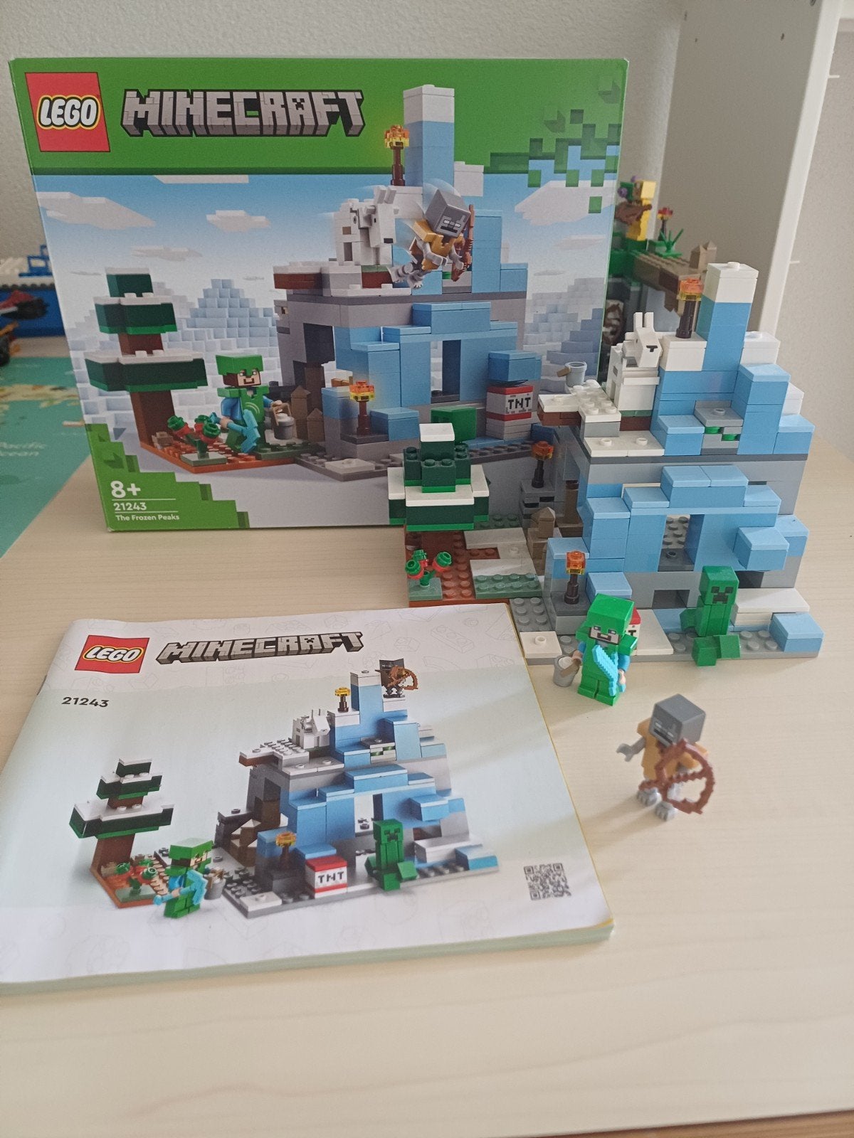 Minecraft lego 21243 helemaal compleet met doos en boekje, Minecraft, Lego, Ophalen of Verzenden, Zo goed als nieuw
