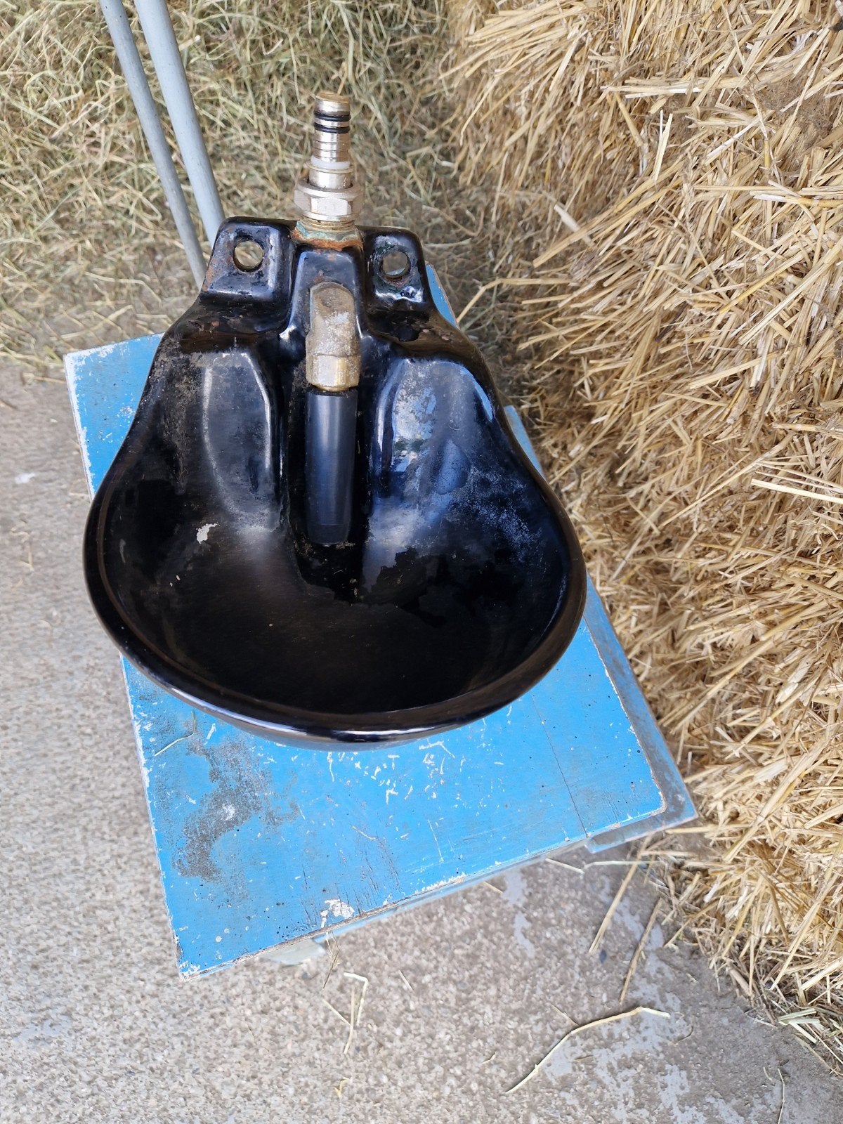 Nette automatisch drinkbak, Ophalen, Zo goed als nieuw