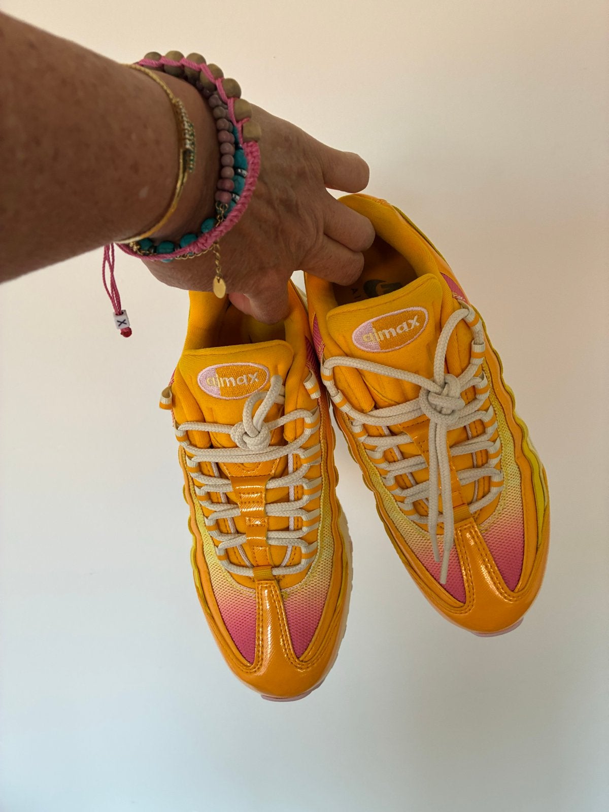 Nike Air Max 95 sneakers - Geel/Roze Maat 37,5, Ophalen of Verzenden, Zo goed als nieuw, Overige kleuren, Sneakers of Gympen
