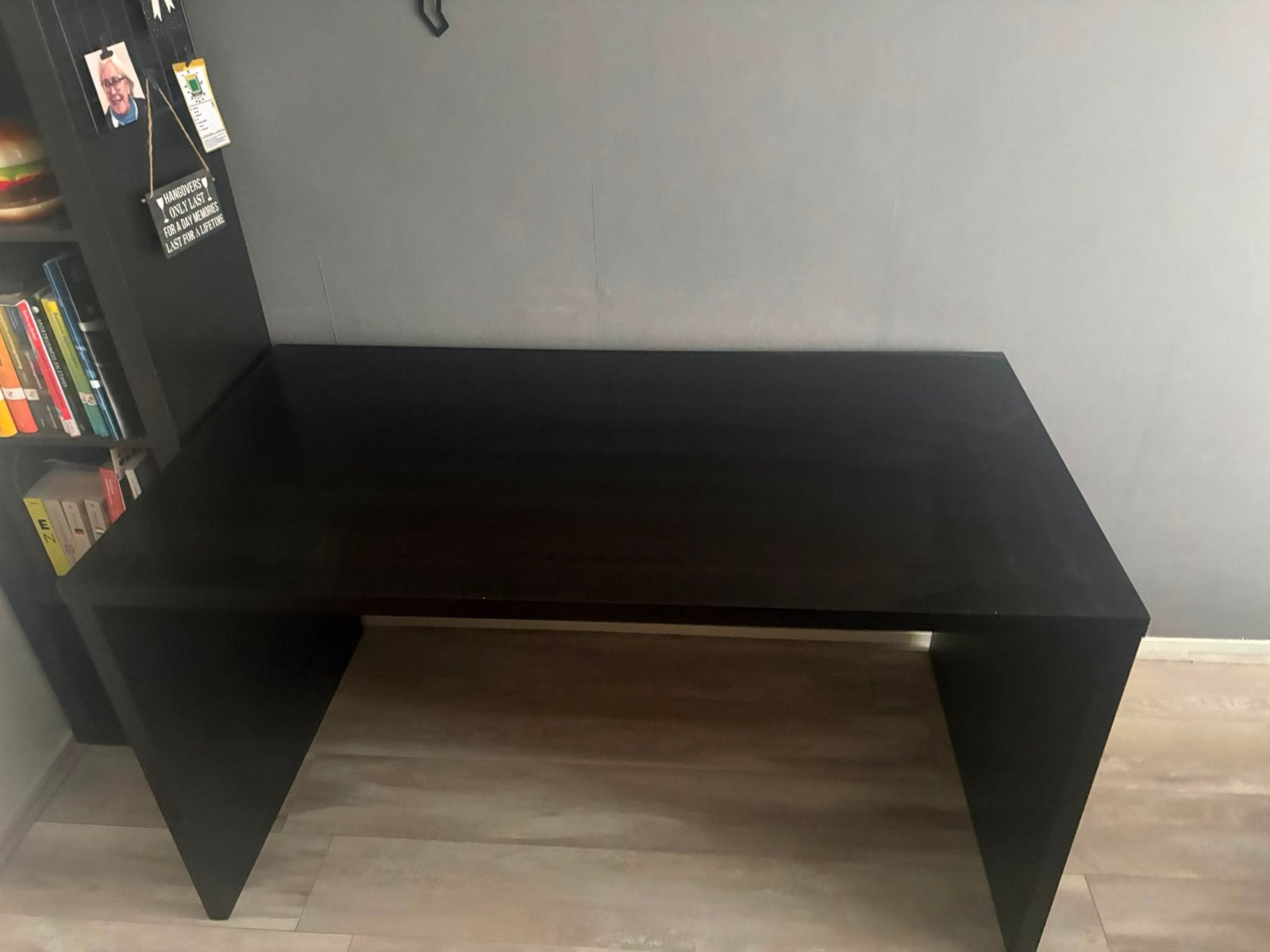 Zwart bureau Ikea 140x75, Huis en Inrichting, Bureaus, Ophalen, Zwart, Gebruikt, Spaanplaat of MDF