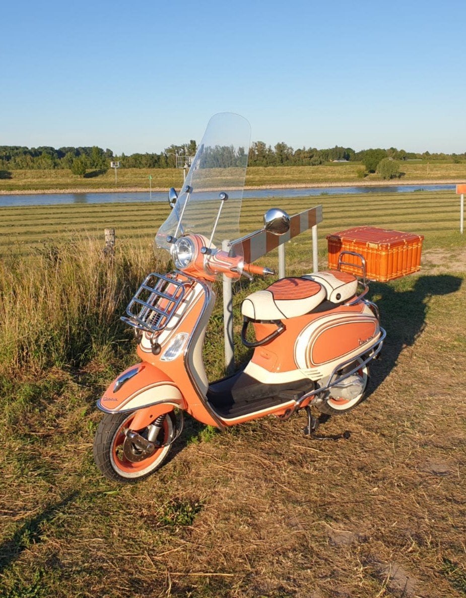 Vespa LX 50 4T - Oranje/Wit - Zo goed als nieuw, Fietsen en Brommers, Scooters | Vespa, Ophalen, Zo goed als nieuw, Benzine, Vespa LX
