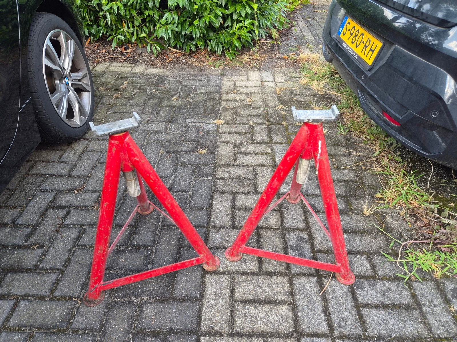 Stevige in hoogte verstelbare assteunen voor auto, Ophalen, Gebruikt