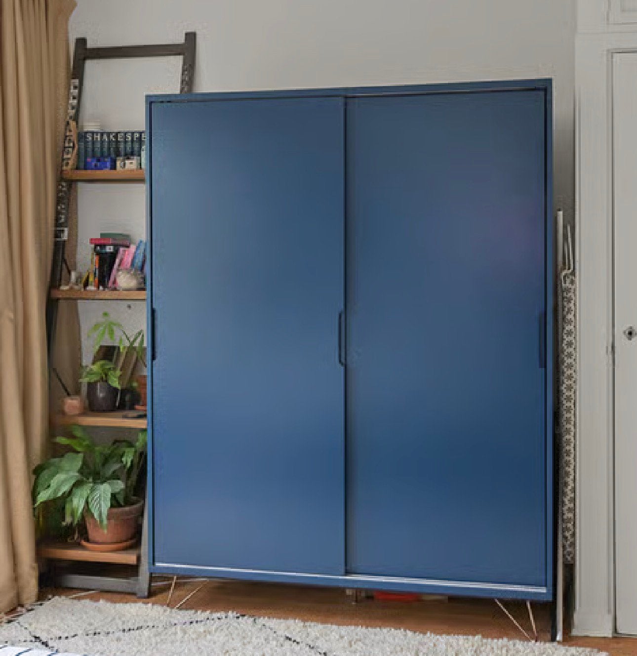 Blauwe Kledingkast, Huis en Inrichting, Kasten | Roldeurkasten en Archiefkasten, Ophalen, 100 tot 150 cm, Zo goed als nieuw, 150 tot 200 cm