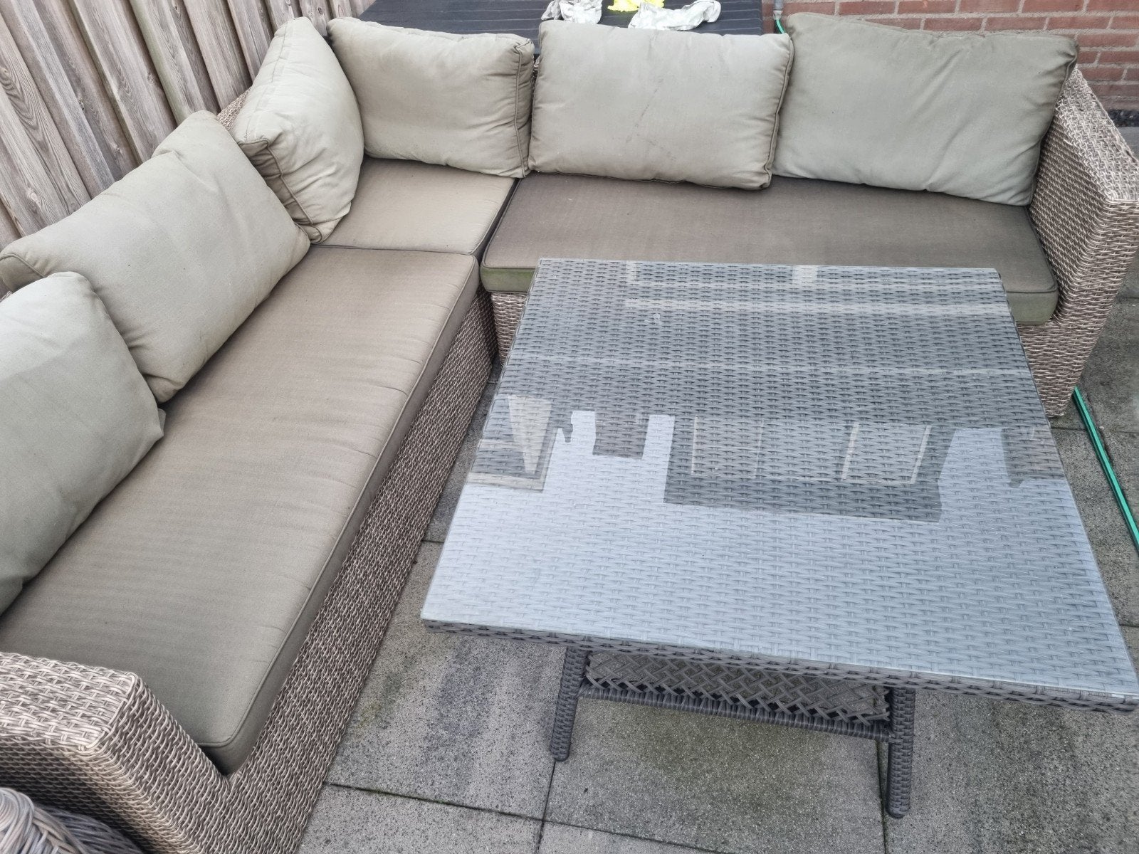 GRATIS Loungeset met glazen tafel en kussens, Ophalen, Gebruikt, Loungeset, Wicker
