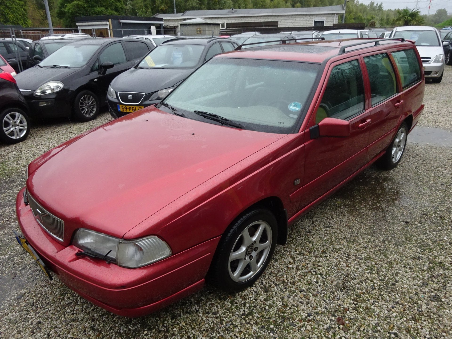 Volvo V70 2.5 T automaat trekhaak cruise control, Gebruikt, Beige, Leder en Stof, V70