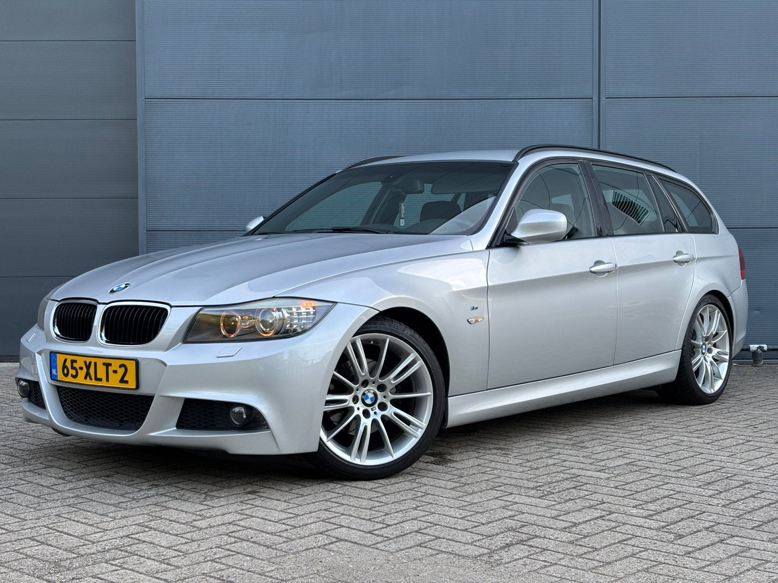 | BMW 318i | M-Sport Edition | NAP | Climate | Navi | Xenon, Euro 5, Zwart, 4 cilinders, Alcantara