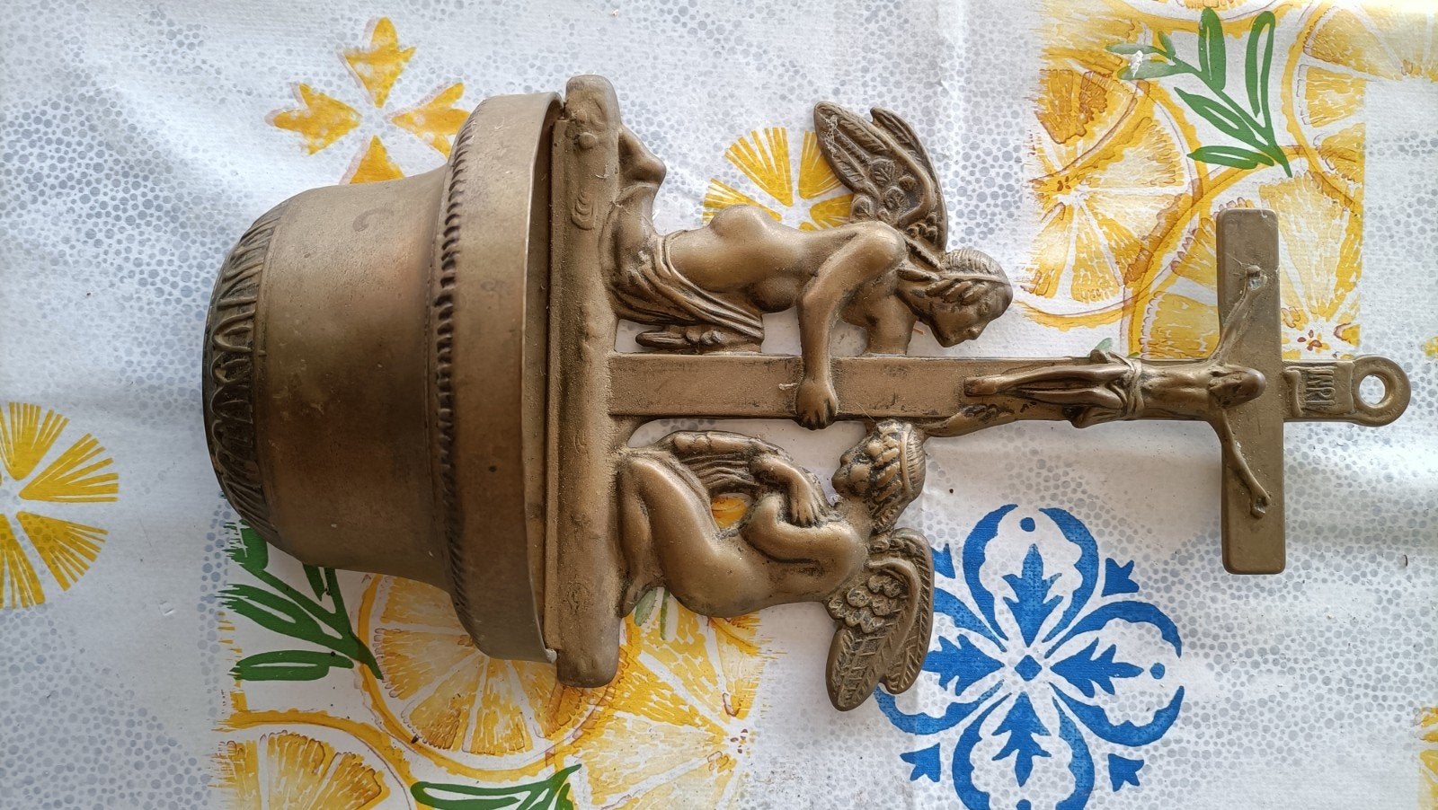 Antiek bronzen wijwaterbakje met engelen en Christusbeeld, Ophalen of Verzenden