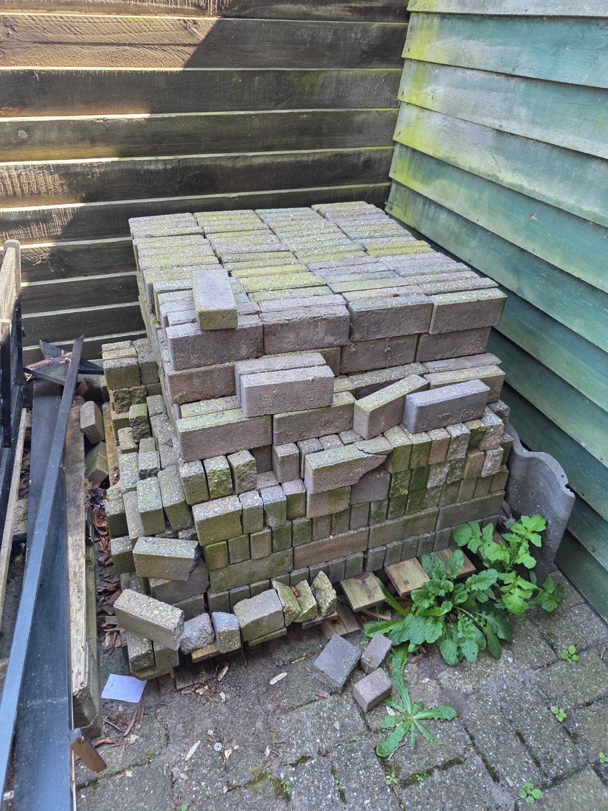 Grote stapel gebruikte betonklinkers voor tuin/bestrating, Ophalen