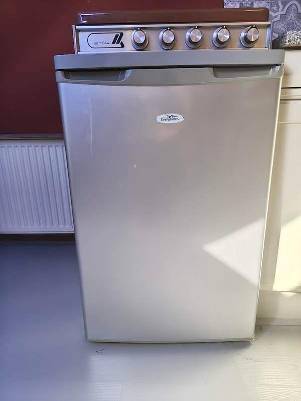 Koelkast klein model van everglades., Ophalen, Gebruikt, 50 tot 100 cm, Minder dan 100 cm