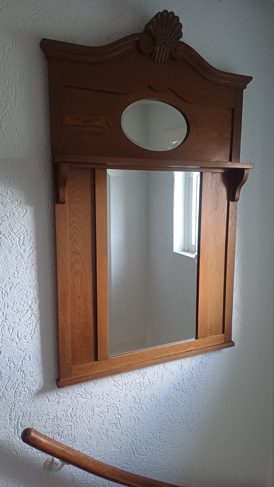 Eiken houten spiegel met sierlijke details, Antiek en Kunst, Ophalen, Rechthoekig, 50 tot 100 cm, 150 tot 200 cm