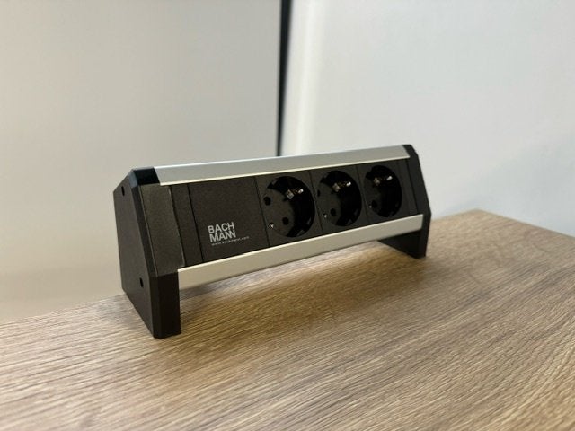 Bachmann opbouw stroompunt zwart aluminium, Ophalen, Nieuw, Stopcontact